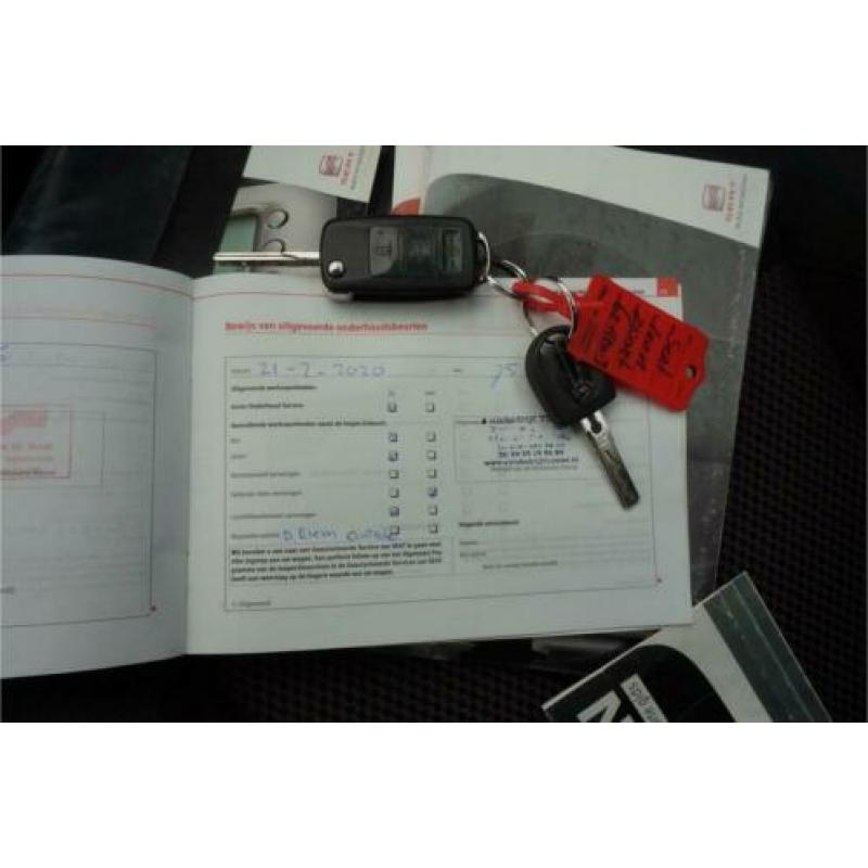 Seat Leon 1.6 25 Edition I van 1e eigenaar DEALER ONDERHOUDE
