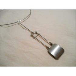 Vintage/retro zilver kleurige spang met hanger