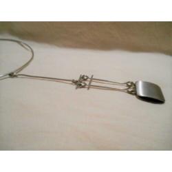 Vintage/retro zilver kleurige spang met hanger