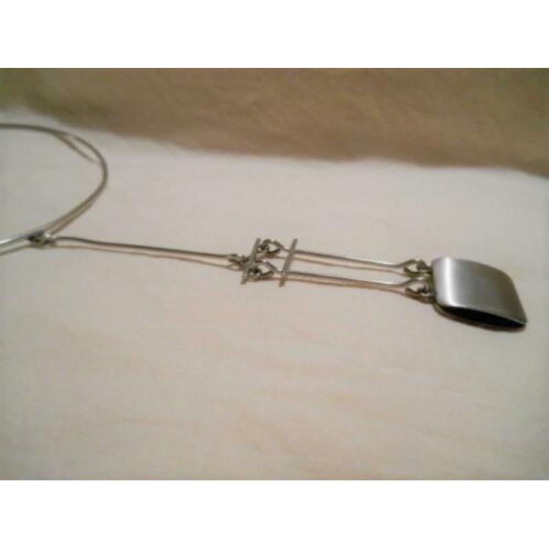 Vintage/retro zilver kleurige spang met hanger