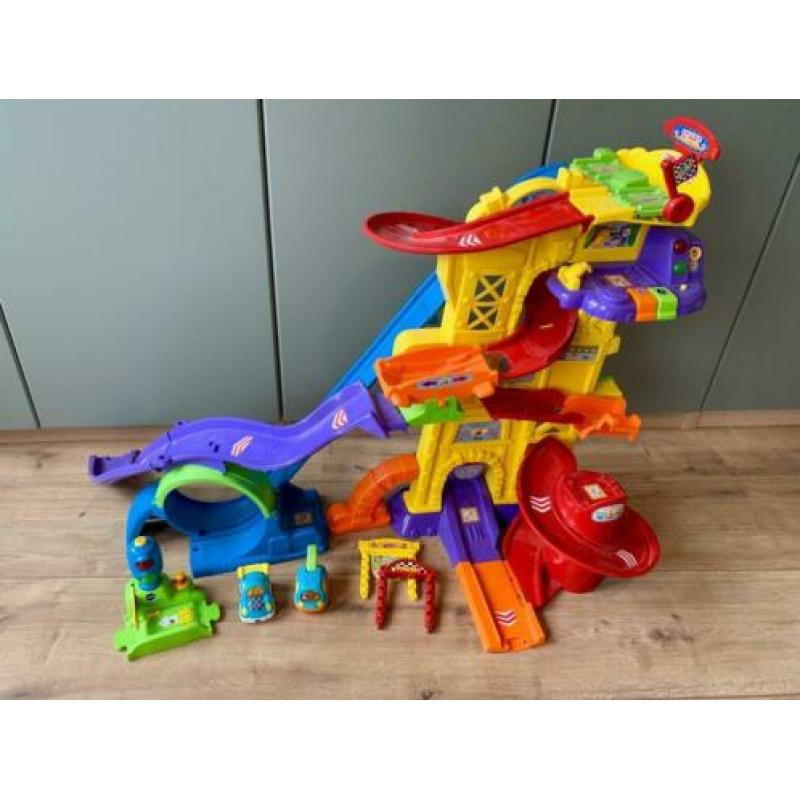 Z.g.a.n. VTech Toet Toet racebaan, stuntpark, incl. auto's!