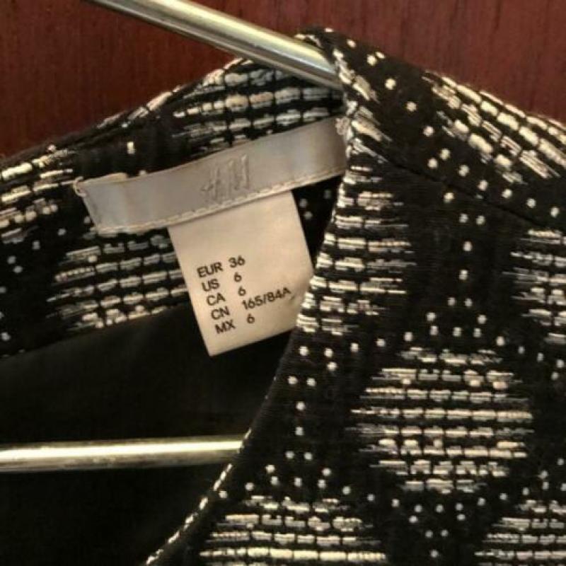 H&M trend jurk mt 36 zwart wit