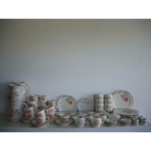 Jet Rose is a Rose servies