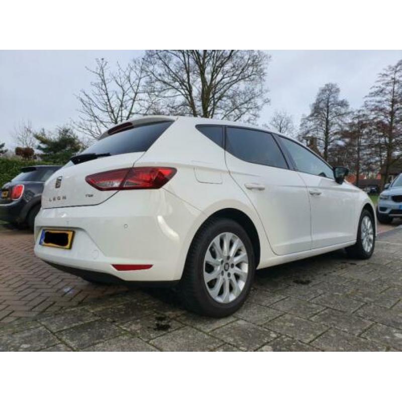 Seat Leon 2014 1.6 TDI Style Bns. I-Tech Zomer+Winterbanden