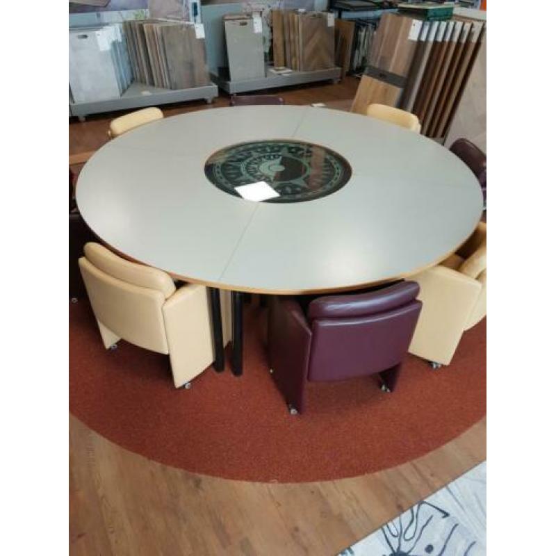Oud vergader tafel Vitesse