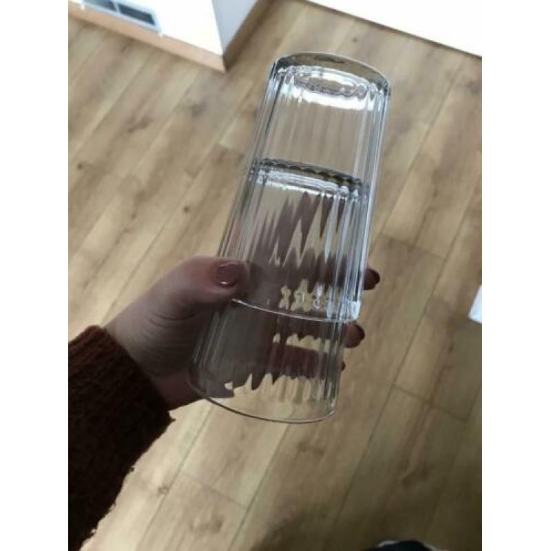Allerlei glazen en mokken