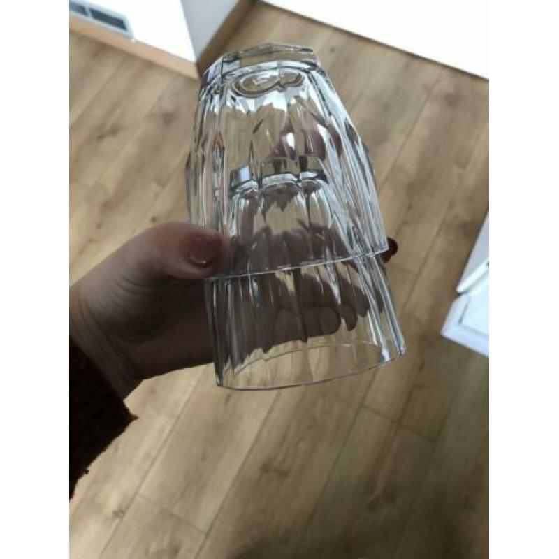 Allerlei glazen en mokken