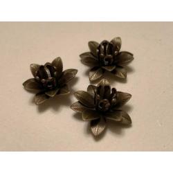 AB31 Bronzen mini meeldraad bloem € 0,30