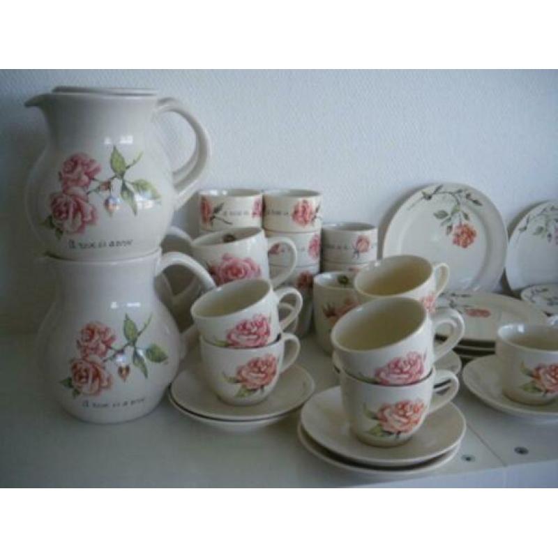 Jet Rose is a Rose servies