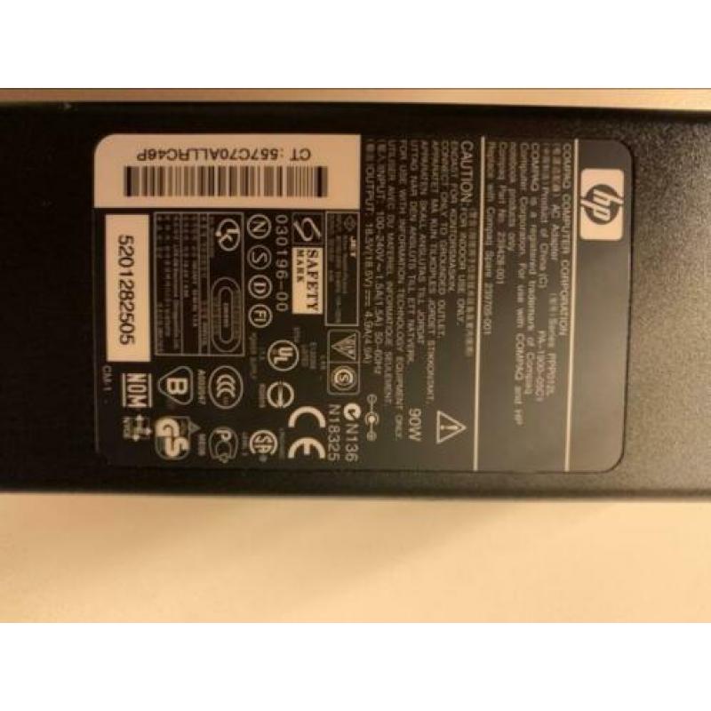 Accu opladers 4 stuks HP en Compaq