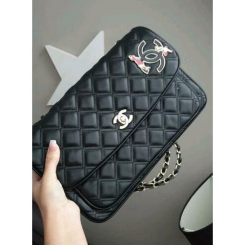 Chanel flap bag tas zwart chain ketting CC button patch
