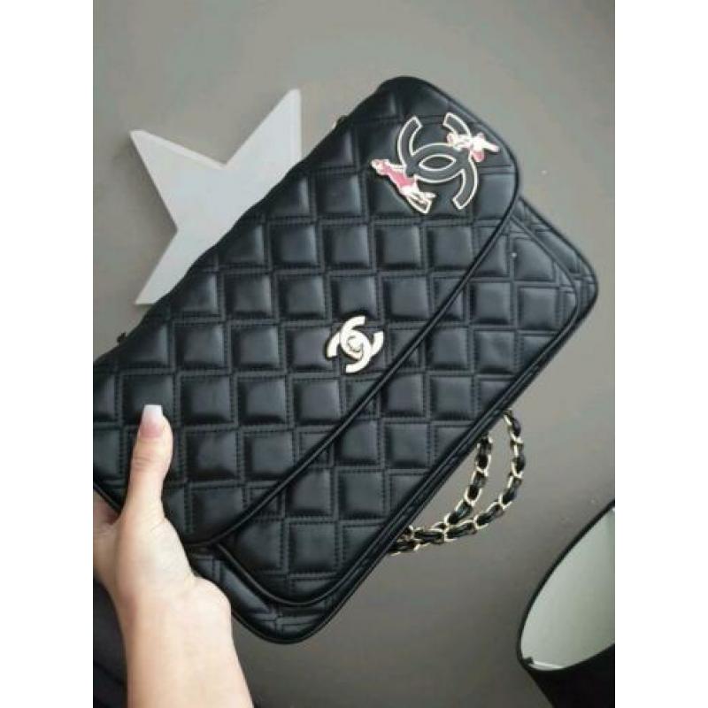 Chanel flap bag tas zwart chain ketting CC button patch