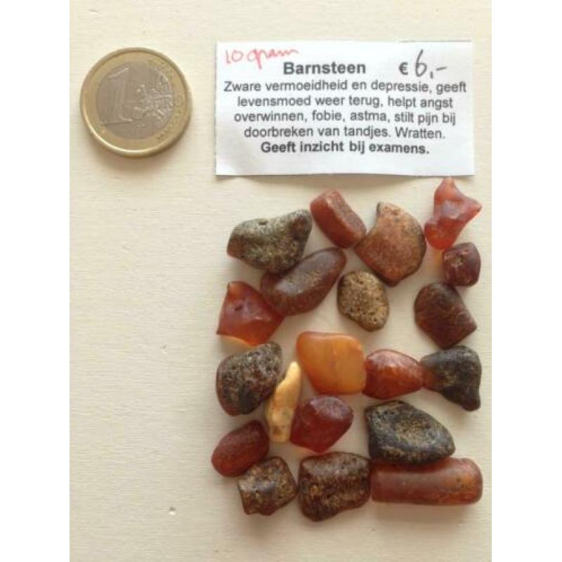 25 en 50 gram edelstenen o.a. Barnsteen en Bergkristal