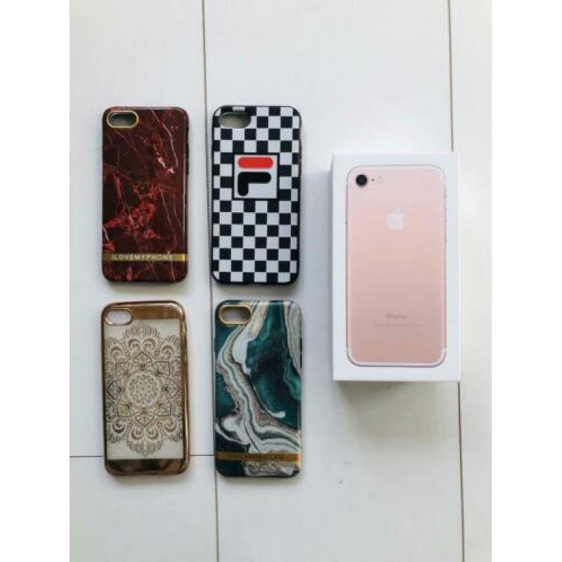 Iphone 7 rosé gold 32 GB met hoesjes