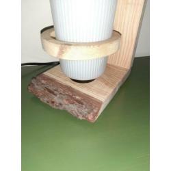 Leuke originele lamp van oude glazen kap