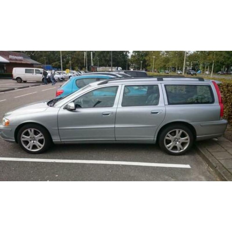 Heerlijke cruiser! VOLVO V70 2.4 D5 185 pk bwjr 2007 euro 4