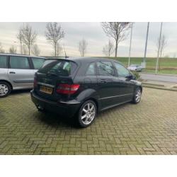 Mercedes-Benz B-klasse 180 CDI apk november boekjes netjes i