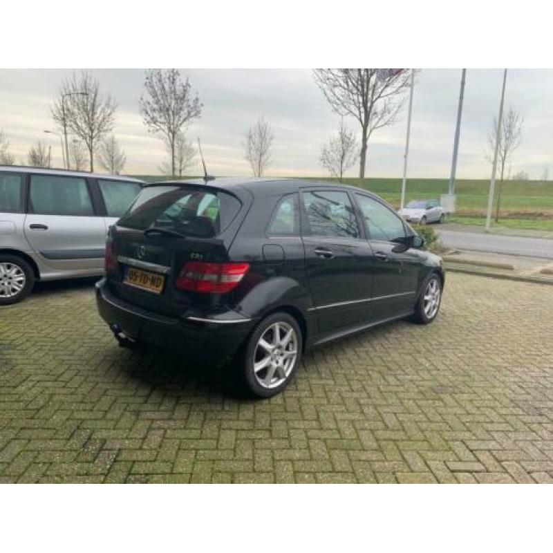 Mercedes-Benz B-klasse 180 CDI apk november boekjes netjes i