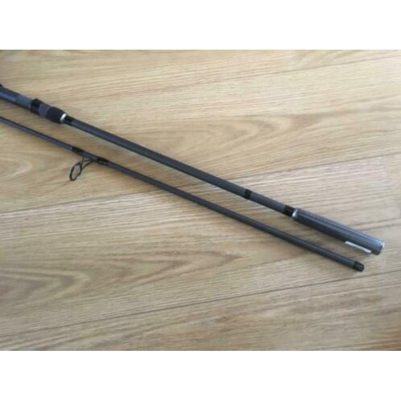 NIEUW karperhengel DAIWA EMBLEM 2,75lb