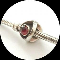Pandora Eye 790127GR / Granaat / zilveren bedel