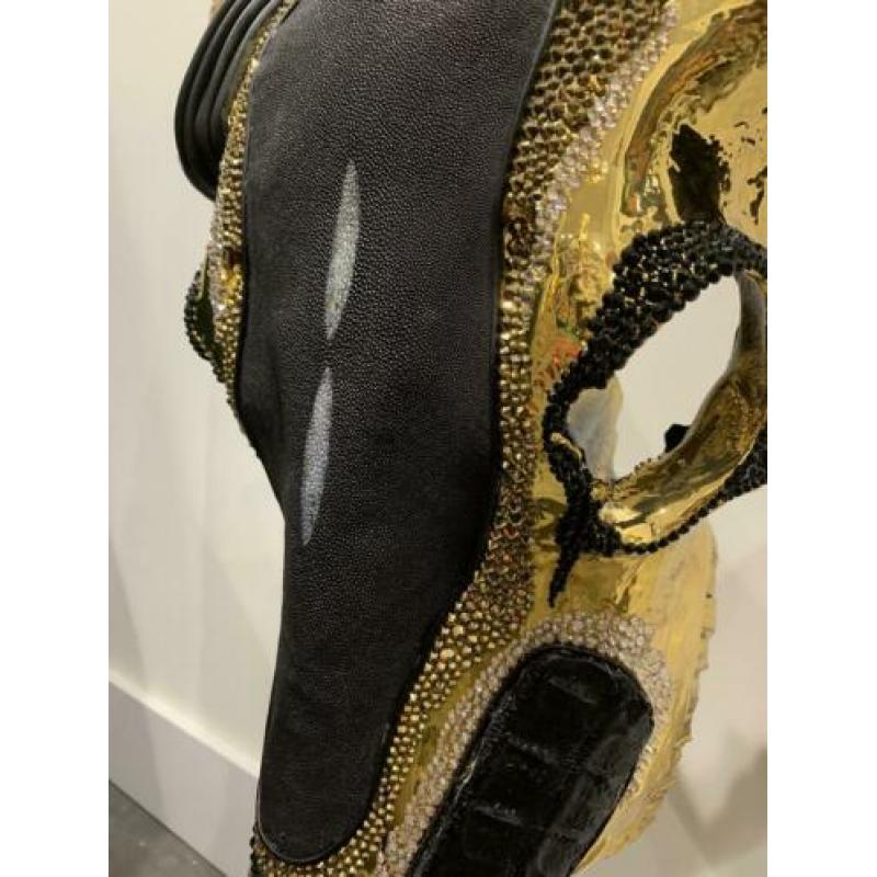 Angela gomes - The golden beauty Buffalo schedel swarovski