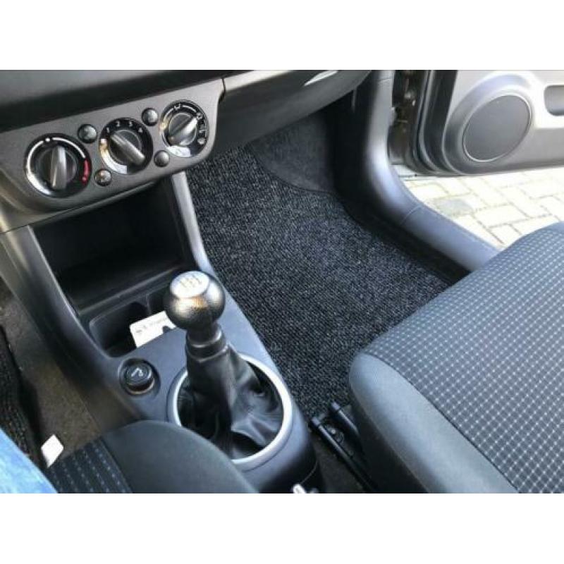 Suzuki Swift 1.3 3D 2005 Grijs