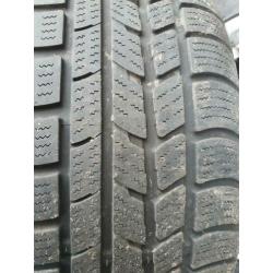 BMW 3 serie winterbanden en velgen 4.0 mm 16 inch .
