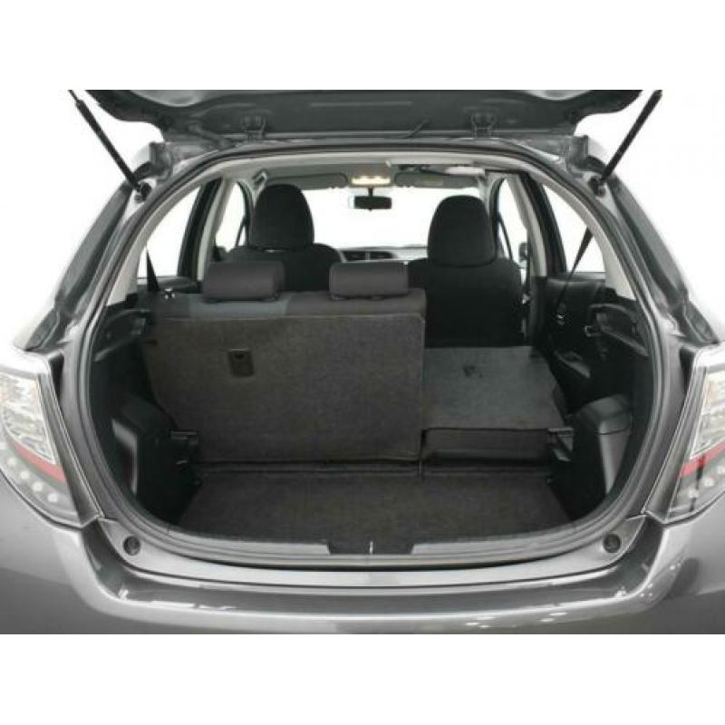 Toyota Yaris 1.5 Full Hybrid Aspiration (bj 2013, automaat)