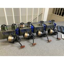 4 x Daiwa Infinity X BR-5500 + res spoelen ZEER NETTE STAAT!