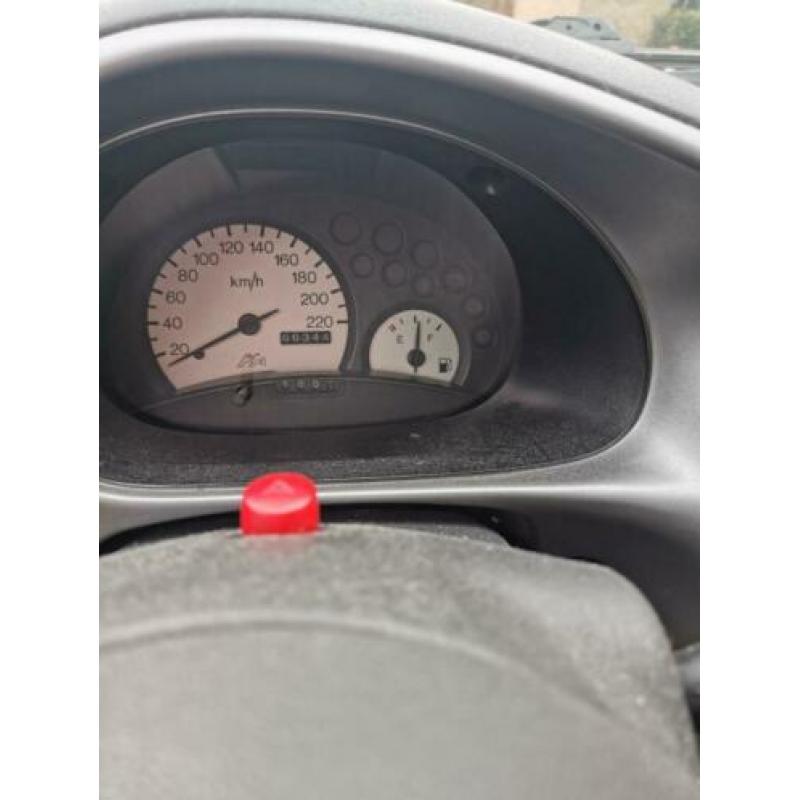 Loop of sloop Ford KA 1.3 I 44KW 2002 Grijs
