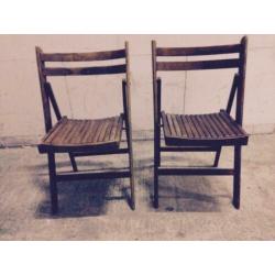 2 oude houten klapstoelen goede zit