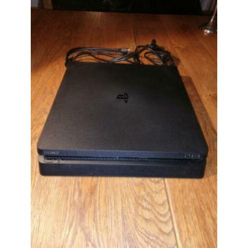 Playstation 4, 500GB Slim incl 2 controllers+7 games te koop