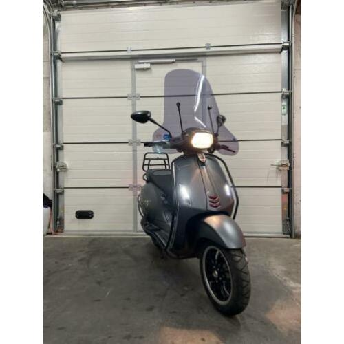 Vespa sprint 2017 Full option! “Louis Vuitton” VERKOCHT!!!