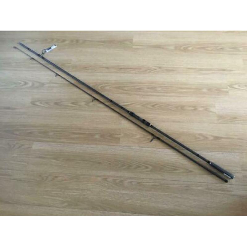 NIEUW karperhengel DAIWA EMBLEM 2,75lb