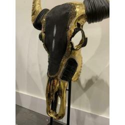 Angela gomes - The golden beauty Buffalo schedel swarovski
