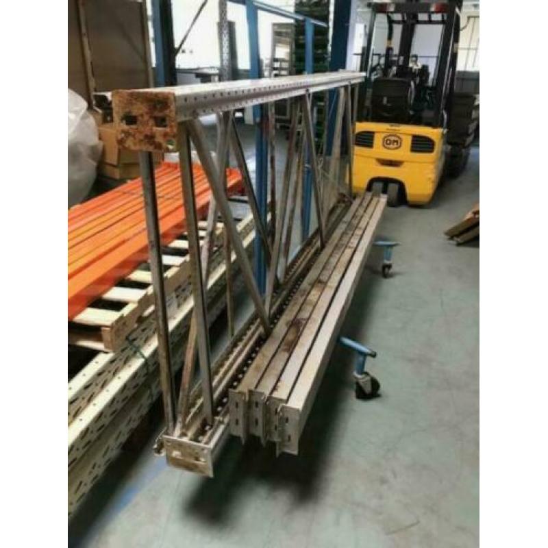 1 vak Stelling magazijnstelling 270x110x300cm (LxDxH)
