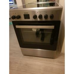 GOED LEZEN! Koenic electrische fornuis OVEN DEFECT