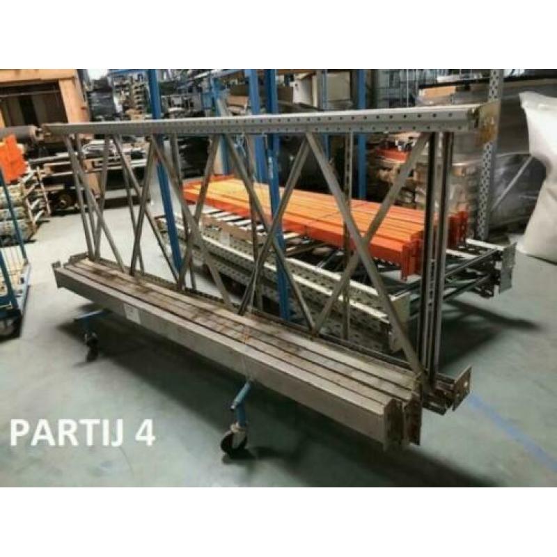 1 vak Stelling magazijnstelling 270x110x300cm (LxDxH)