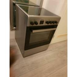 GOED LEZEN! Koenic electrische fornuis OVEN DEFECT