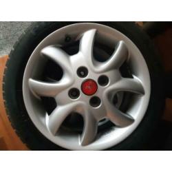 ABARTH velgen met PIRELLI banden 175/50 R14