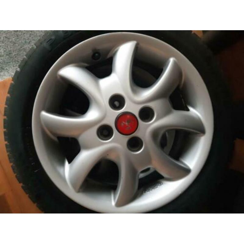 ABARTH velgen met PIRELLI banden 175/50 R14