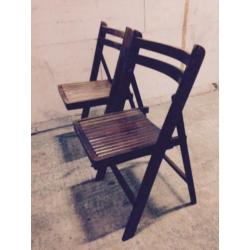 2 oude houten klapstoelen goede zit