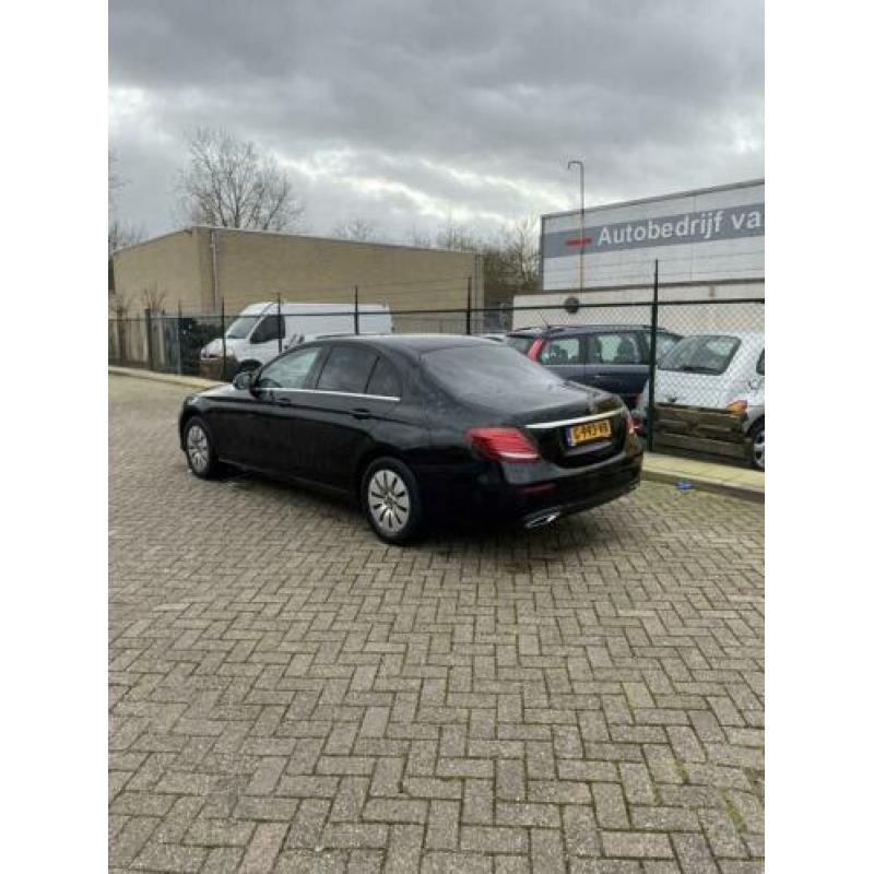 Mercedes E-Klasse 2.0 E220 D Sedan AUT 2018 Zwart
