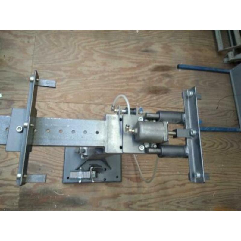 Pneumatische stoffeer kolom