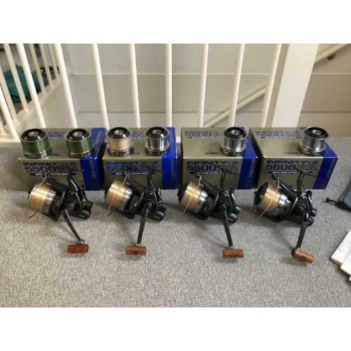 4 x Daiwa Infinity X BR-5500 + res spoelen ZEER NETTE STAAT!
