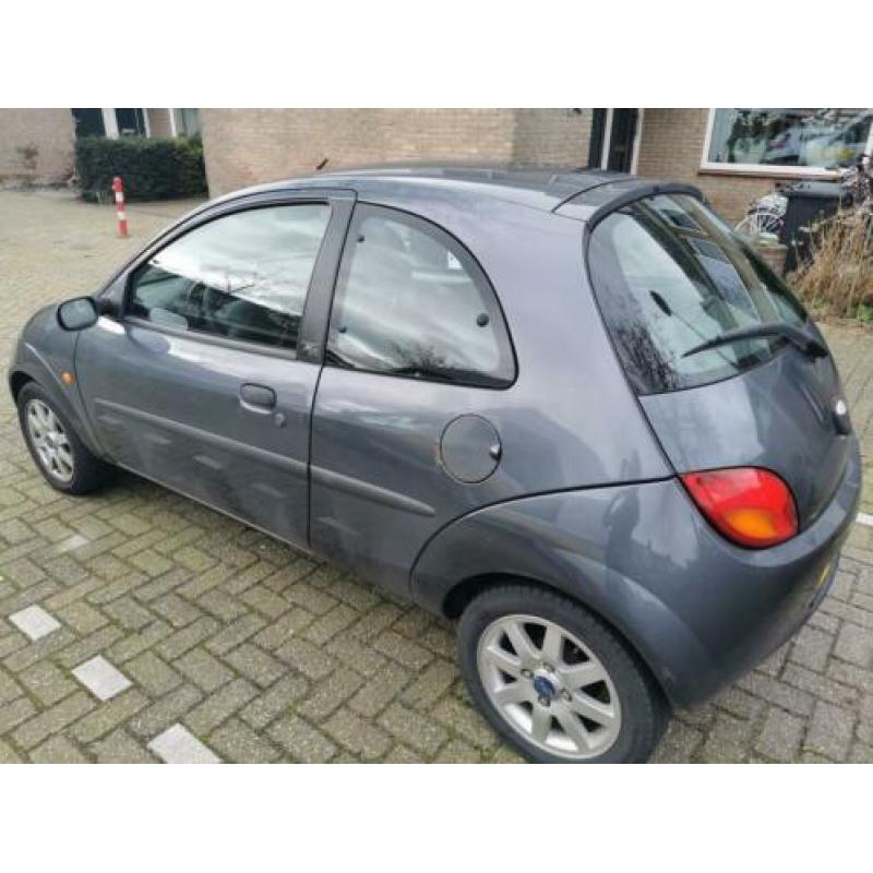 Loop of sloop Ford KA 1.3 I 44KW 2002 Grijs