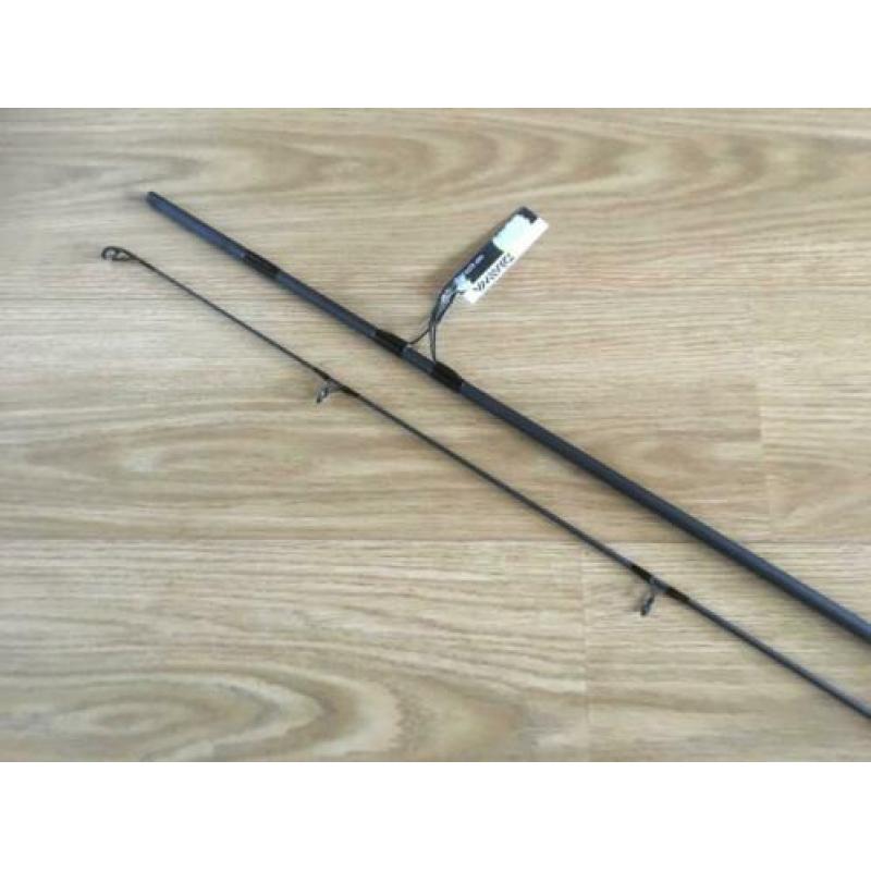 NIEUW karperhengel DAIWA EMBLEM 2,75lb