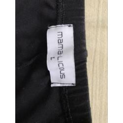 Heleboel positiekleding: legging, broek, buikbanden, bh’s..