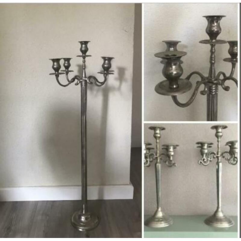 zware 1 meter hoge kandelaar en 2 5-arms tafel kandelaars