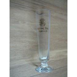 bierglas op voet Hertog Jan speciaal
